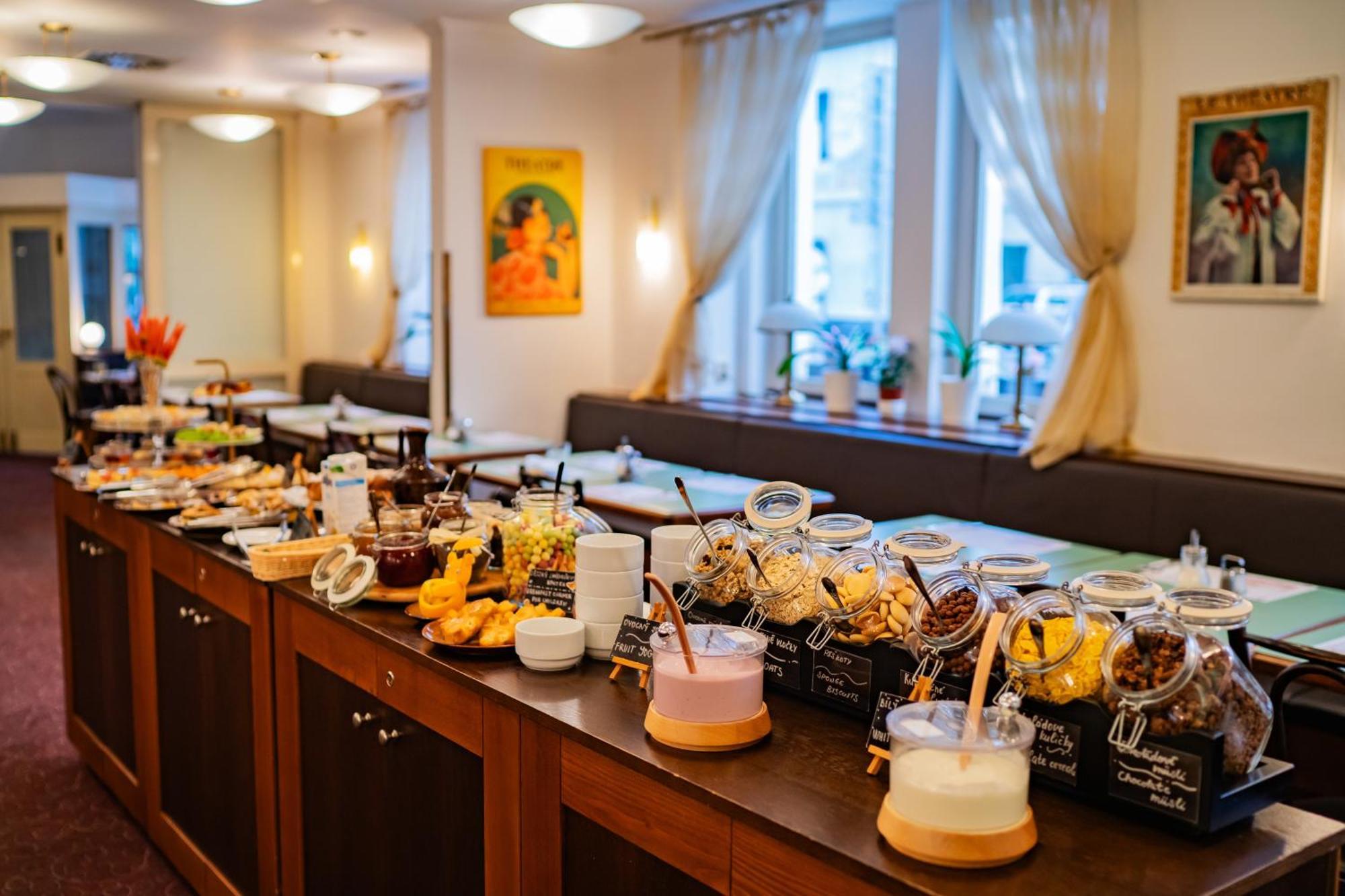 Hotel U Divadla - Czech Leading Hotels Praha Eksteriør bilde