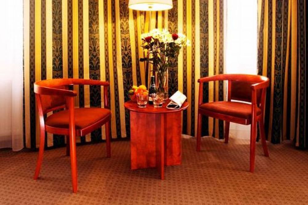 Hotel U Divadla - Czech Leading Hotels Praha Eksteriør bilde